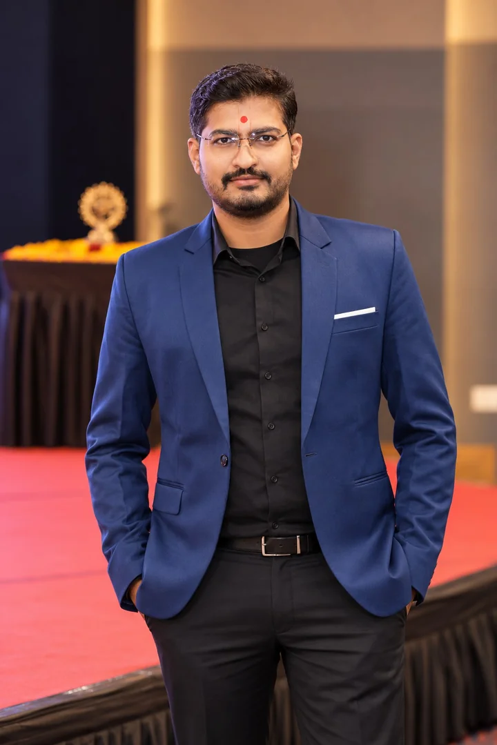 Paras Sutariya, Director and Co-Founder of Dharmnandan Live Puff House